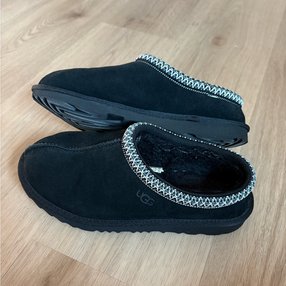 Ugg Tasman slippers